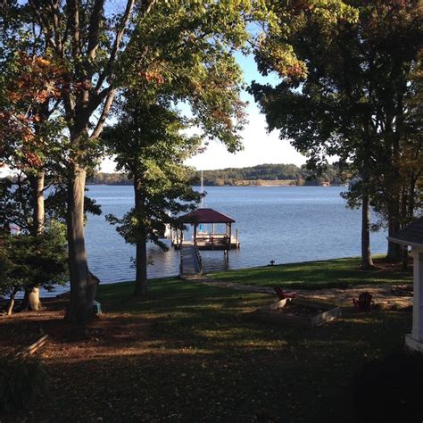 lake North Carolina is full of great lakes to visit. . Lake norman airbnb